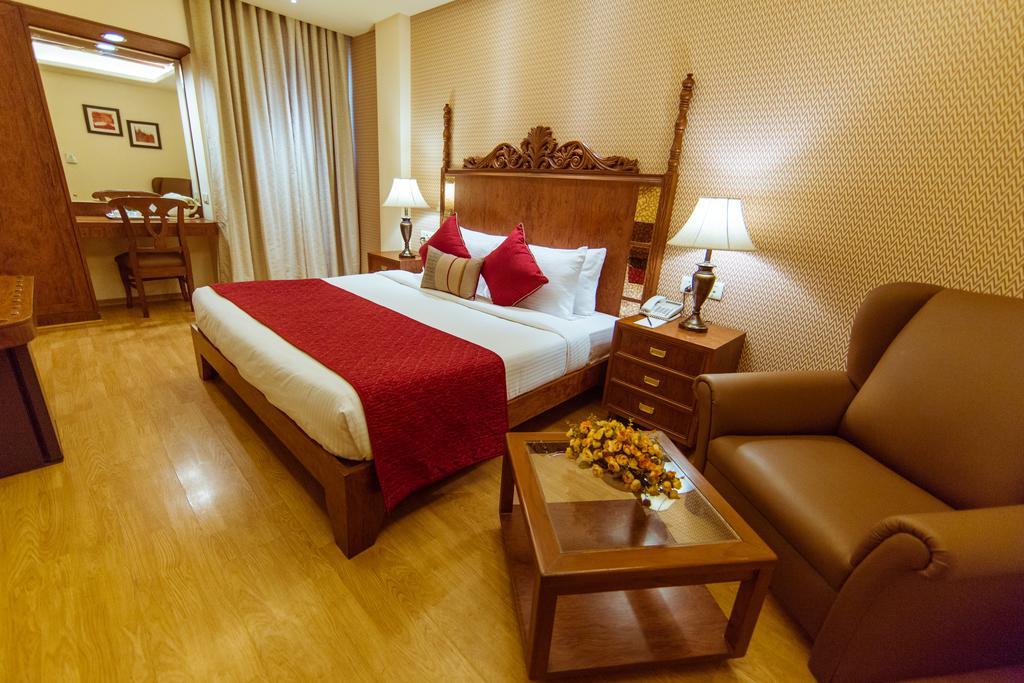 Hotel Clark International Delhi Zewnętrze zdjęcie