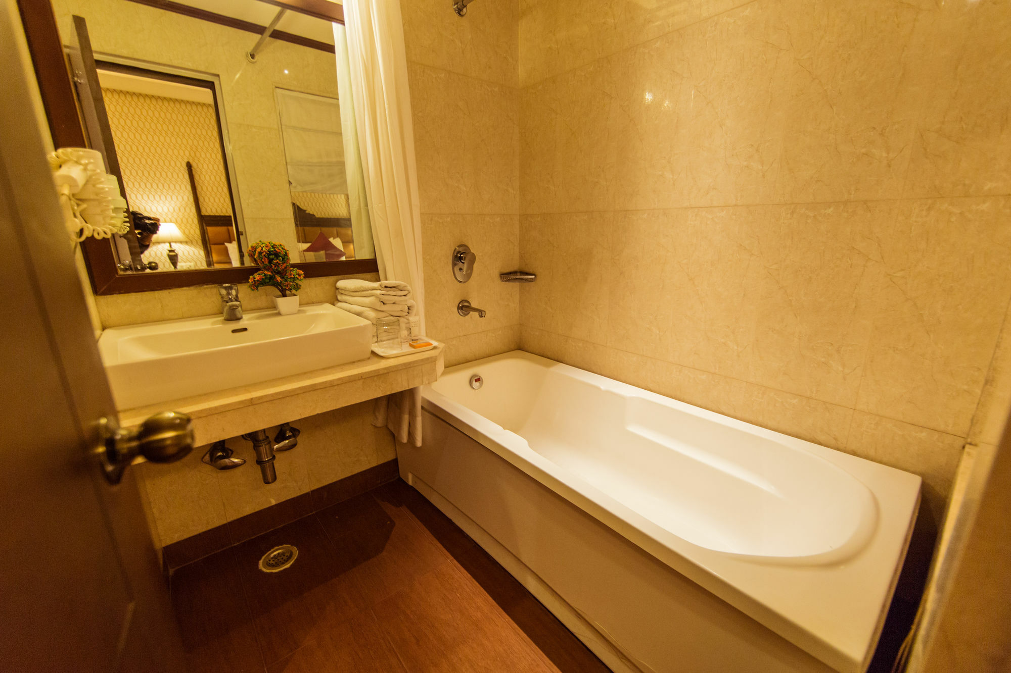 Hotel Clark International Delhi Zewnętrze zdjęcie